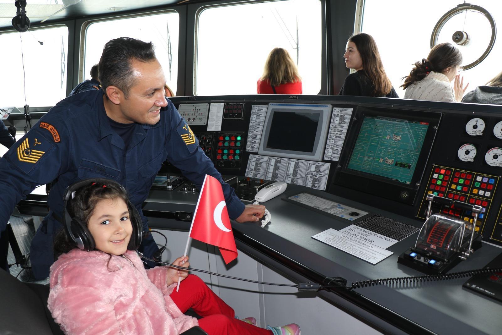 Samsun’da şehit ve gazi ailelerine denizde bayram kutlaması